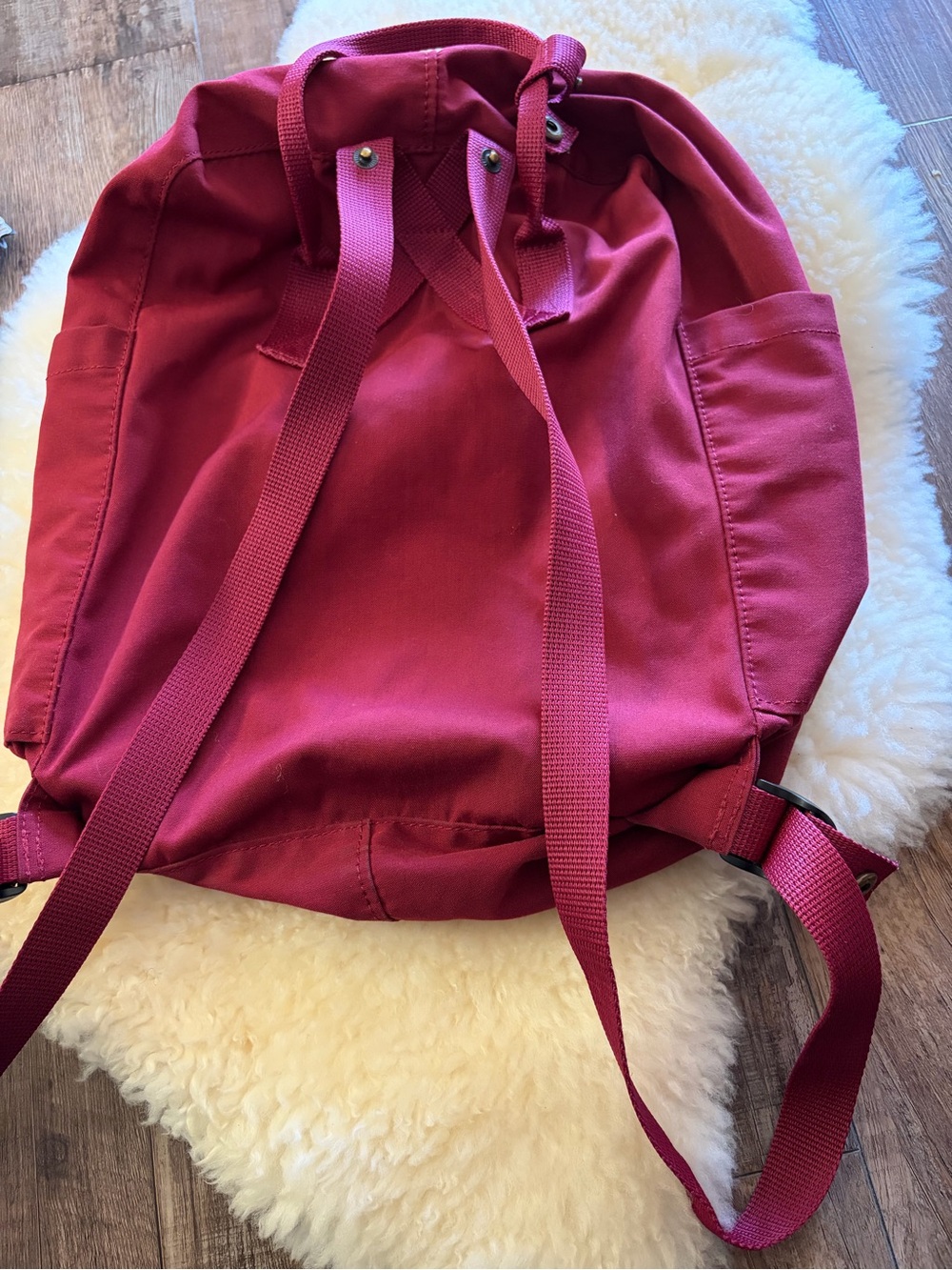 Kånken Backpack in Raspberry Red - Picture 2 of 2